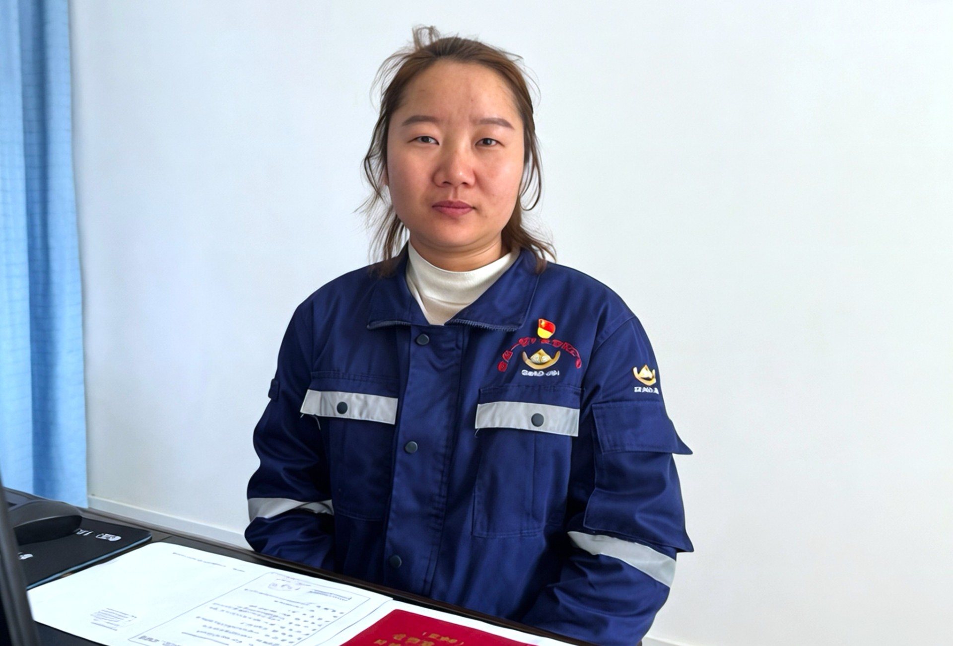 王飞红工作照（蒙自一智，王飞红）.jpg